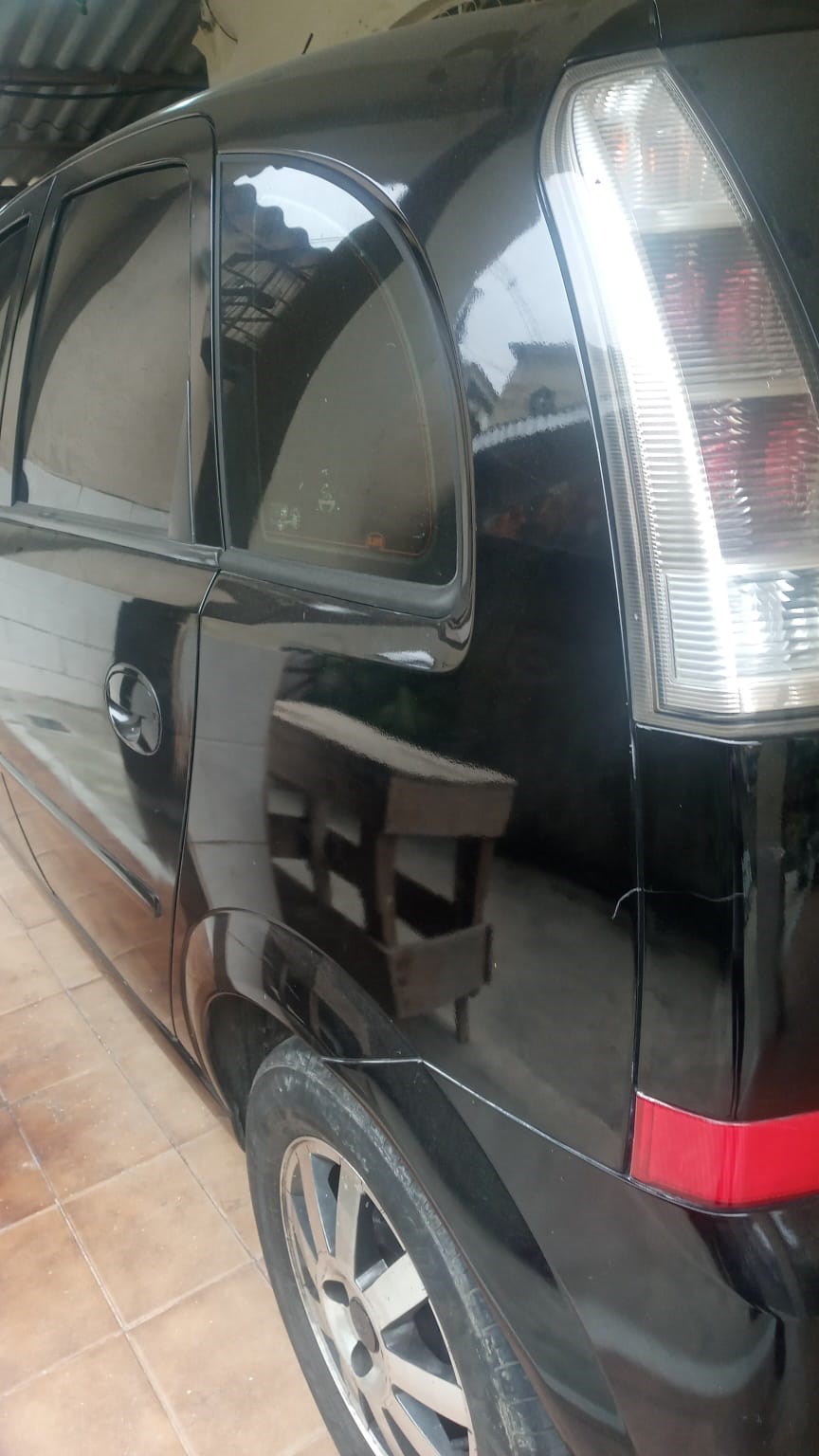 Carro sedan